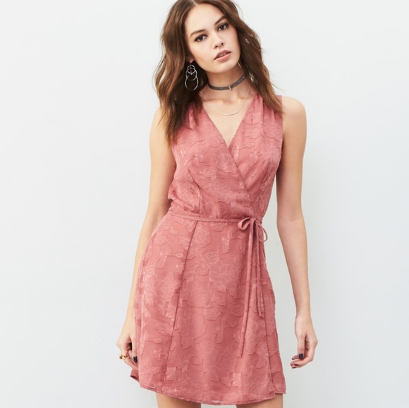 Gorgeous rose pink wrap dress - Picture 5 of 5